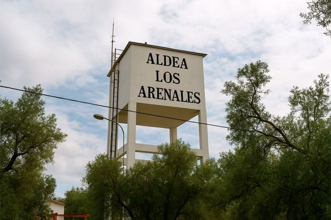 Depósito del que se abastece la aldea.