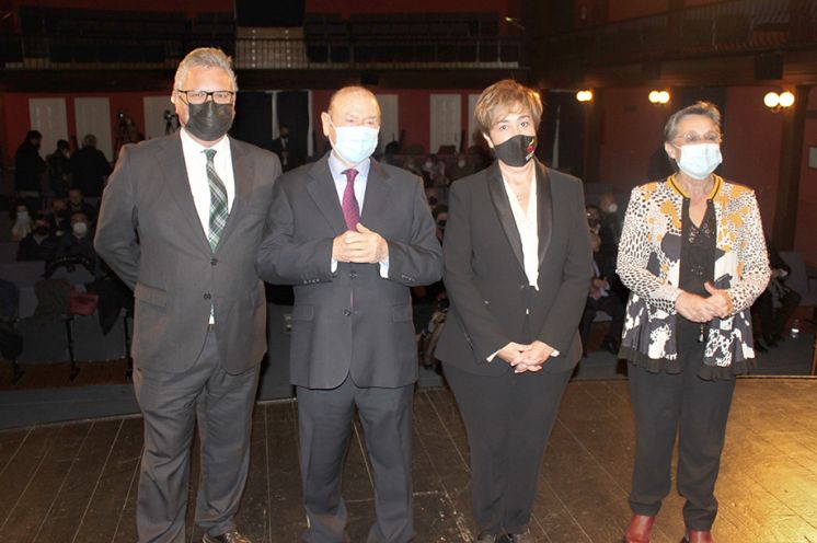 Homenaje a Fosforito.