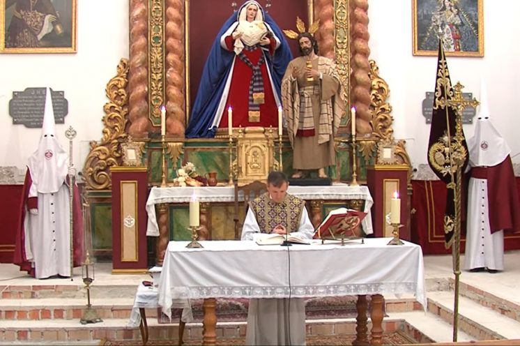 Momento del culto. (Foto: Vídeo Grupo Comunica)