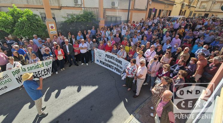 Concentración a las puertas del Ambulatorio.