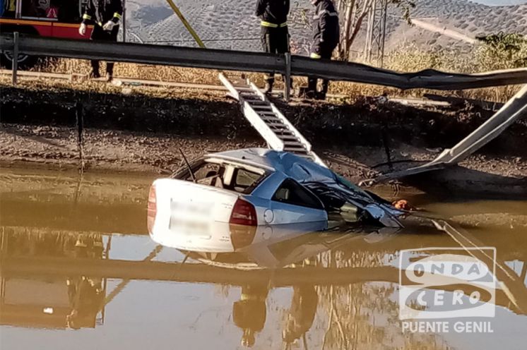 Tres heridos en un grave accidente de tráfico en la carretera del Canal