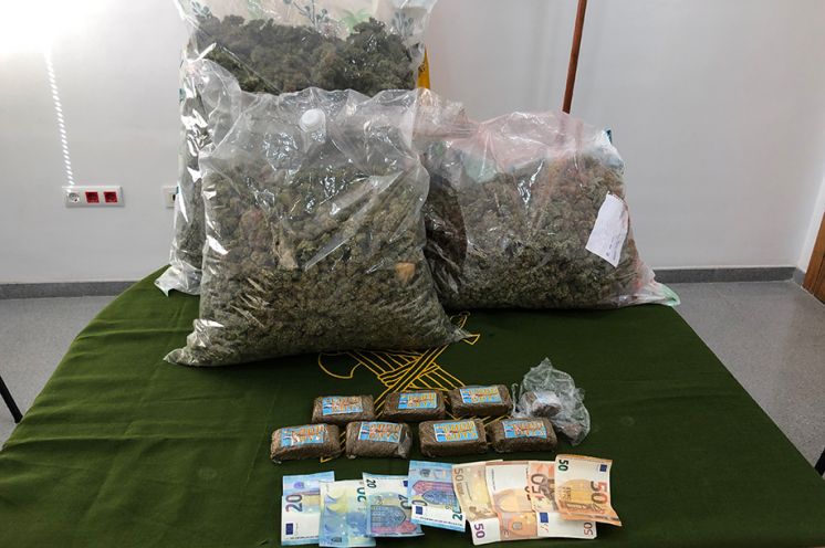 La Guardia Civil detiene a dos personas en Puente Genil como presuntos autores de un delito de tráfico de drogas