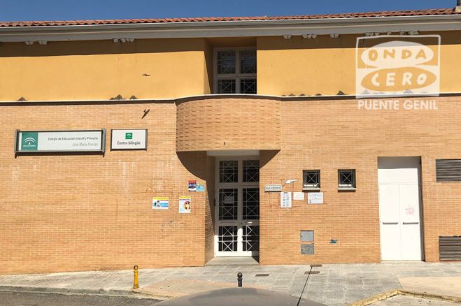 Fachada del colegio.