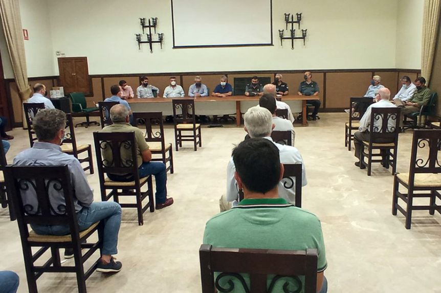 Reunión en el salón de La Purísima.
