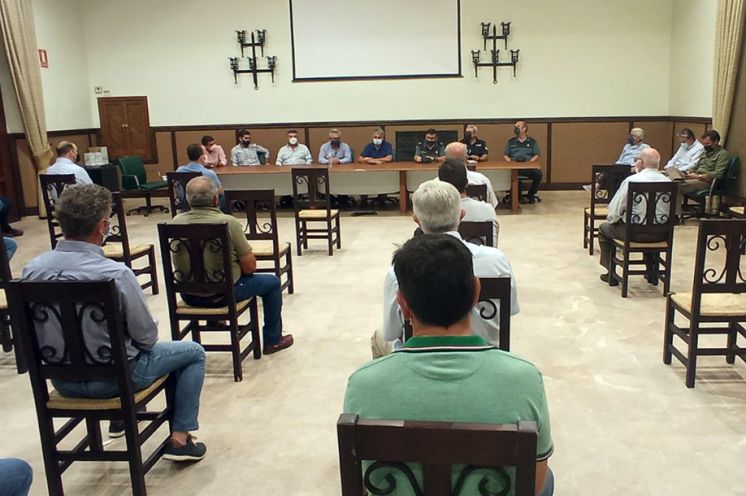 Reunión en el salón de La Purísima.