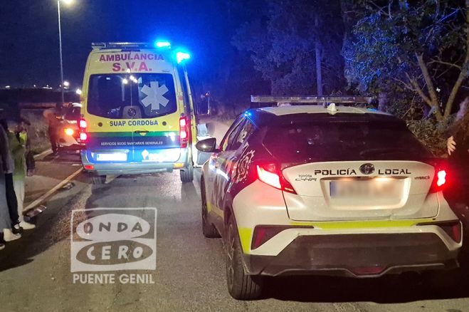 Ambulancia y Policía Local han atendido a la víctima.