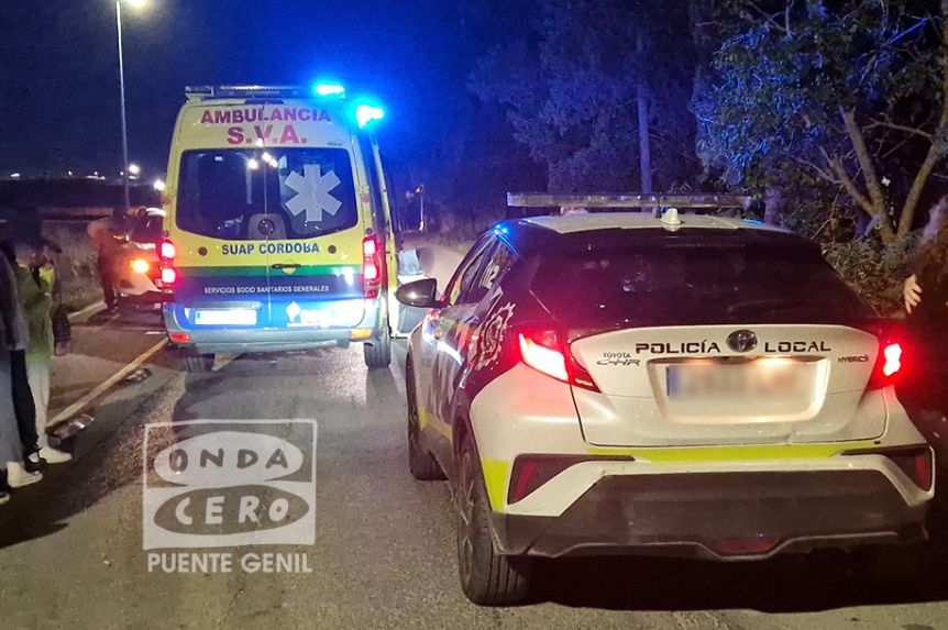 Ambulancia y Policía Local han atendido a la víctima.