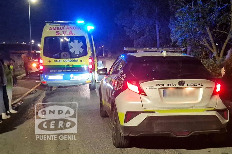 Ambulancia y Policía Local han atendido a la víctima.