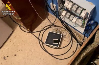La Guardia Civil desmantela en Puente Genil un punto ilegal de “minería de criptomonedas”