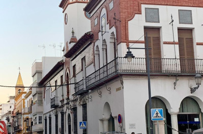 El Ayuntamiento busca alternativas para conseguir un ahorro en la factura del consumo eléctrico