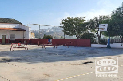 El Ayuntamiento propone que las pistas de los colegios puedan usarse como instalaciones deportivas de barrio
