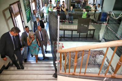 La consejera de Educación visita los IES Andrés Bojollo y Manuel Reina