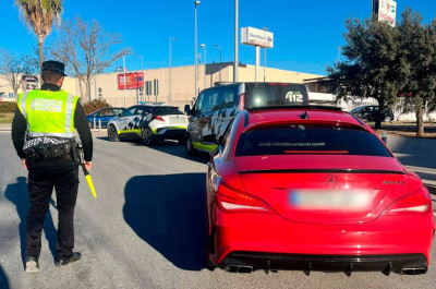 La Policía Local pone en marcha una campaña de control de velocidad en el casco urbano