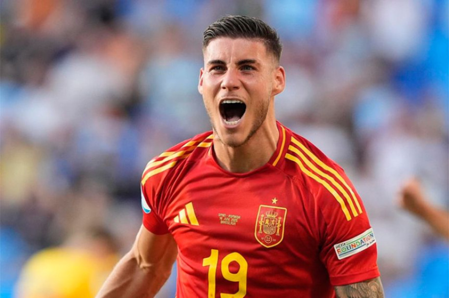 Roberto Fernández, tras los pasos de “Poli”, lucirá la segunda estrella con la selección española
