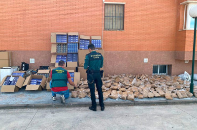 La Guardia Civil interviene 780 kilogramos de picadura de tabaco y 53.200 cigarrillos en Puente Genil